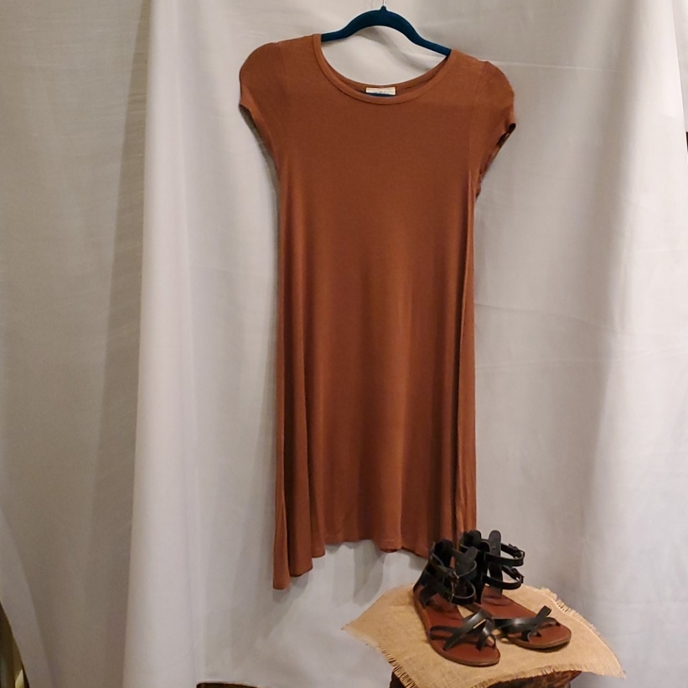 Golden brown, light-weight dress by Pinc
